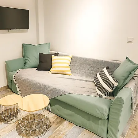 Seafront Theis Retreat - Seaview Bliss בית נופש