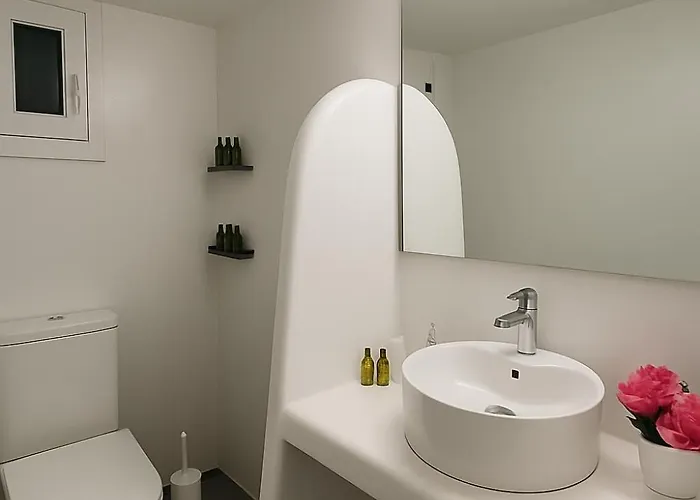 Seafront Theis Retreat - Seaview Bliss Loutrá