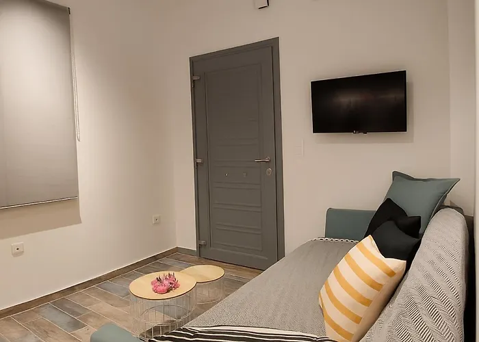 Theis Seafront Retreat - Seaview Bliss