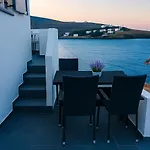 Seafront Theis Retreat - Seaview Bliss Semesterbostad